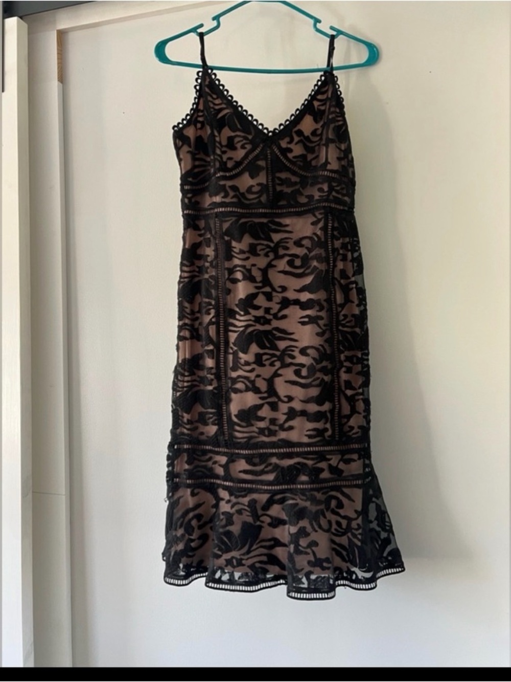 Lulu's Black Floral Velvet Overlay Midi Dress on Taupe